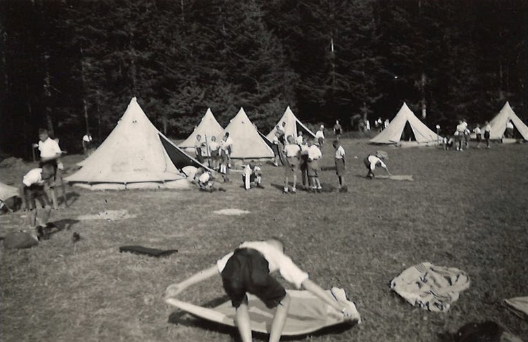 Jungvolk-Zeltlager Seekirchen 1938: Nationalsozialistische Jugend unter sich (Foto: Stadtarchiv Salzburg, PA 1231,04 Nachlass Walter Leitner)