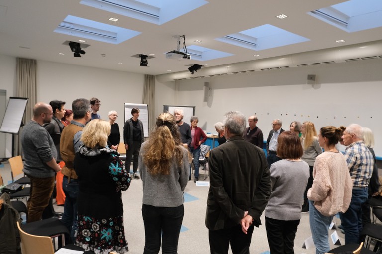 Teil des Projekts waren auch vier Workshops mit Nachkommen, die auch nach dem Ende des Pilotprojekts fortgesetzt werden. (Foto: OeAD/Pflanzeltner)