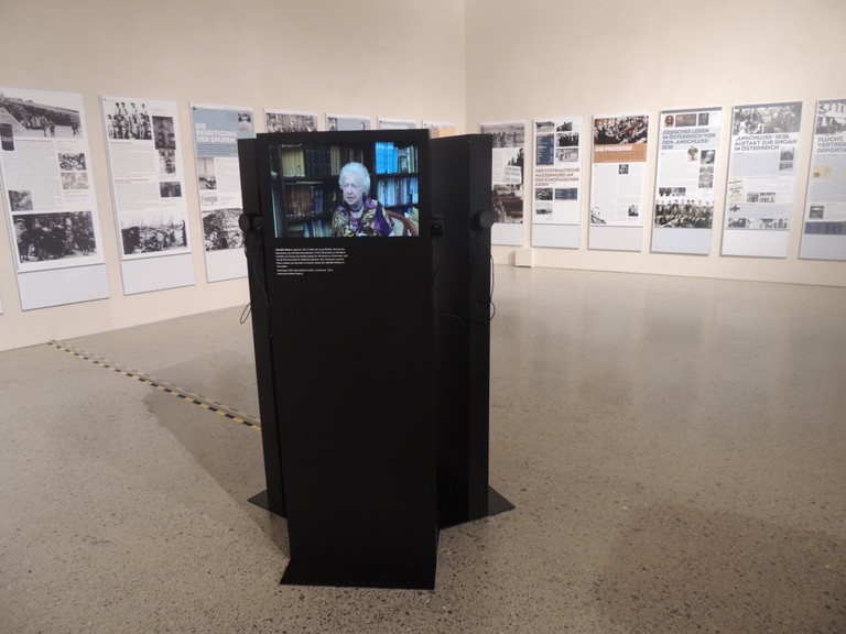 Austellung im Foyer des vlm