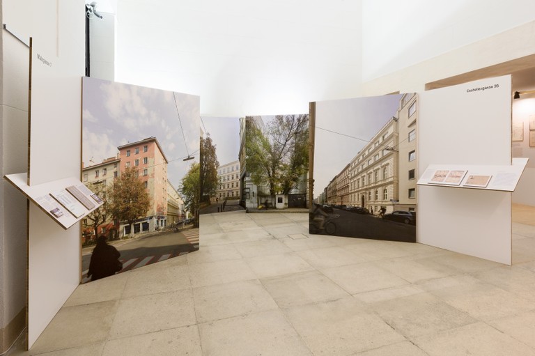 Die Ausstellung kann in der Krypta des Heldendenkmals, Äußeres Burgtor-Heldenplatz, in Wien besichtigt werden.