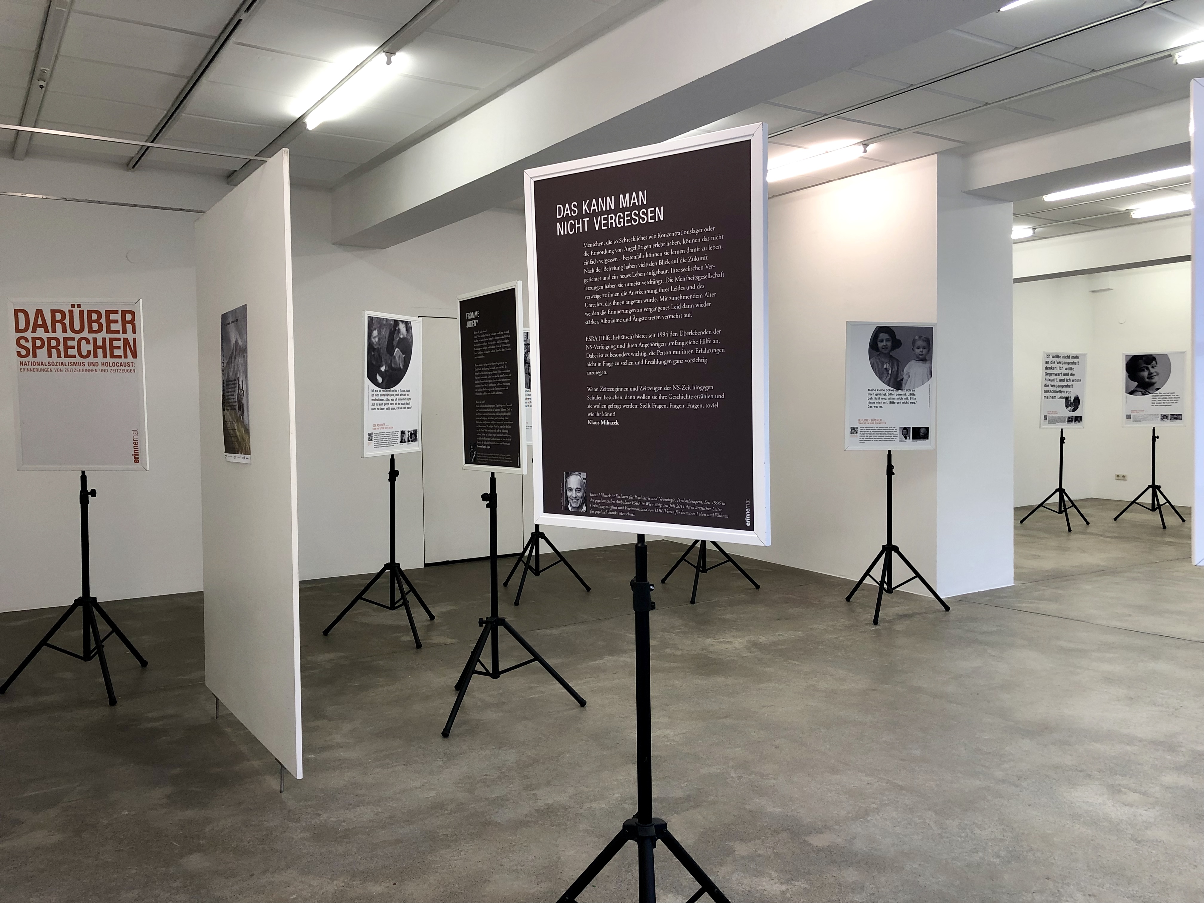 Die Ausstellung basiert auf Interviews mit ZeitzeugInnen. Diese berichten über Diskriminierung und Verfolgung im Nationalsozialismus. (Quelle: Roland Haas)