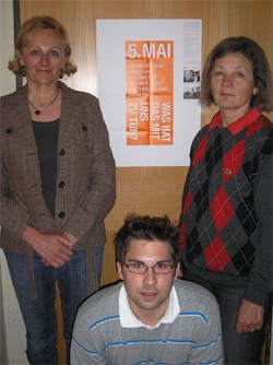 Die Teilnehmer/-innen eines Yad-Vashem Seminars und Projektverantwortlichen der MHS Grödig:v.l.n.r: Inge Plauner, Sebastian Lankes, Herlinde Obermaier