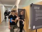 SchülerInnen der Landesberufsschule Dornbirn II bei der Arbeit mit "darüber sprechen. (Quelle: Oliver Natter)