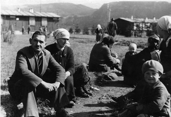 Kärntner SlowenInnen im Sammellager in der Ebenthaler Straße in Klagenfurt, 14./15. April 1942. © Privatarchiv Theodor Domej, Wölfnitz